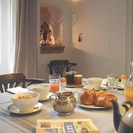 Chambres D'hotes Saint-sauveur Bed & Breakfast 3*